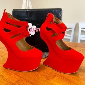 Gorgeous platform wedged heel shoes in great condition size 7